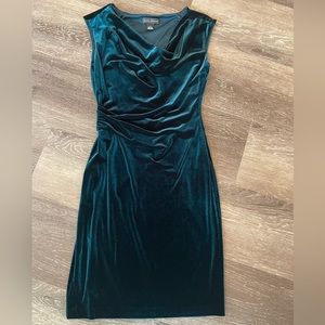 Jessica Howard emerald green, velvet-like, cap sleeve dress Sz 10